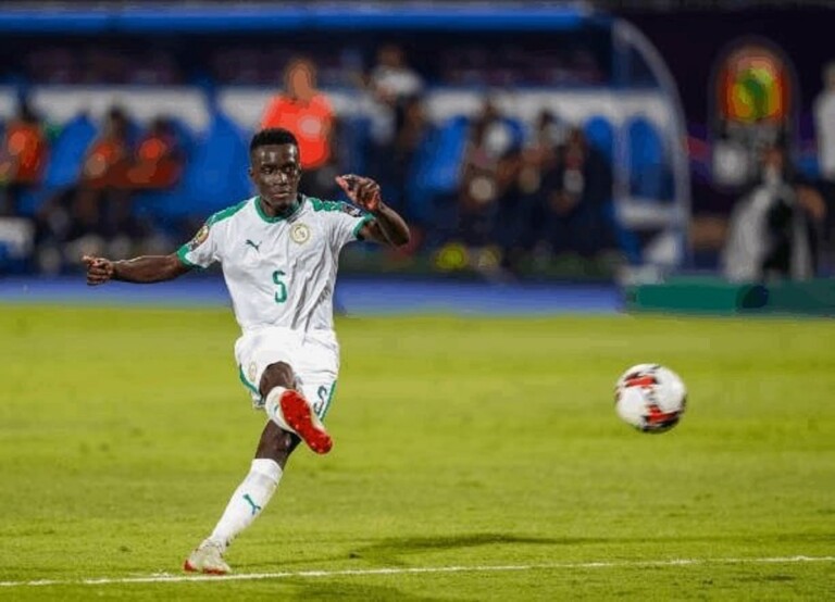 Idrissa Gueye marque un coup franc magistral avec le SÃ©nÃ©gal