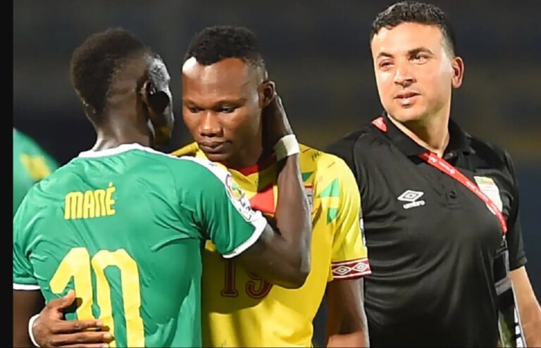 Sadio ManÃ© et DÃ©sirÃ© SÃ¨gbÃ¨ Azankpo lors de la CAN 2019