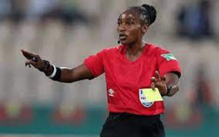 Salima Mukansanga , premiÃ¨re femme africaine Ã  arbitrer au Mondial