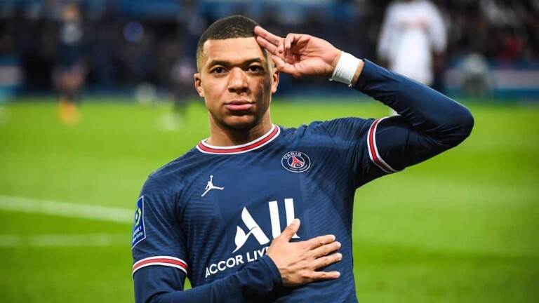 « On ne manque pas de respect à  la légende »: Mbappé recadre Le Graà«t à  propos de Zidane