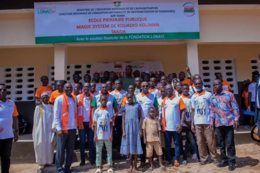 Magic System offre une Ã©cole de 6 classes au village de Kouadio-Kouman