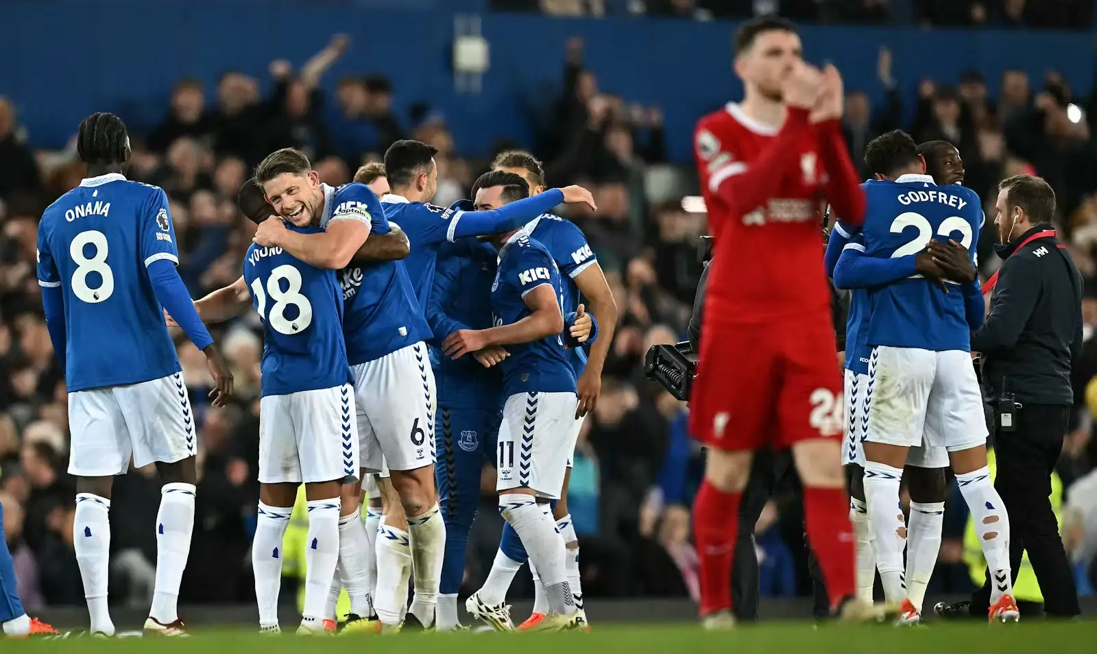 Everton fait chuter Liverpool