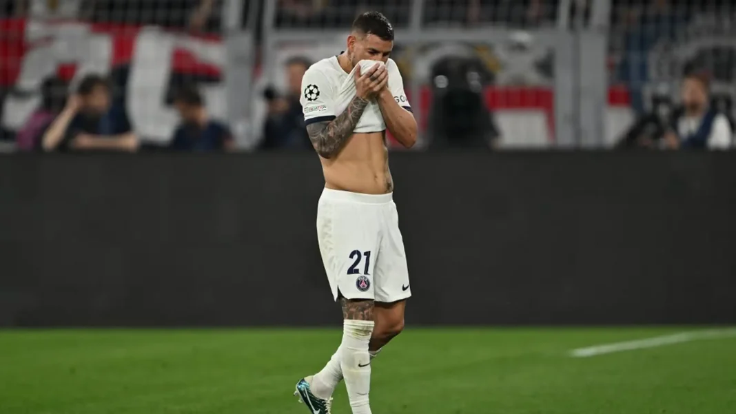 Le dÃ©fenseur du PSG Lucas Hernandez lors de sa sortie en demi-finale aller de Ligue des champions face Ã  Dortmund, le 1er mai 2024. (FEDERICO GAMBARINI _ AFP)