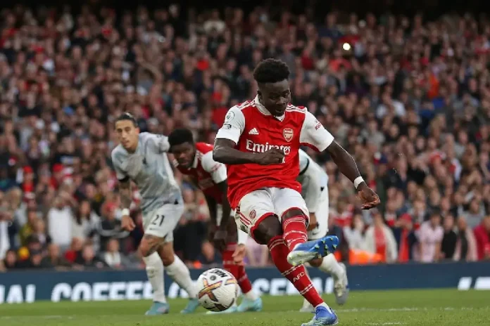 Bukayo Saka marque sur penalty pour Arsenal @AFP